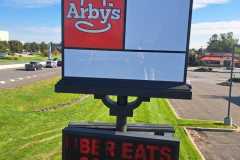 Pylon-Sign-Arbys