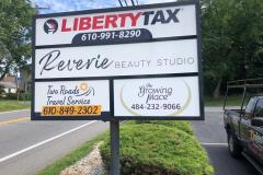 Pylon-Sign-Liberty-Tax